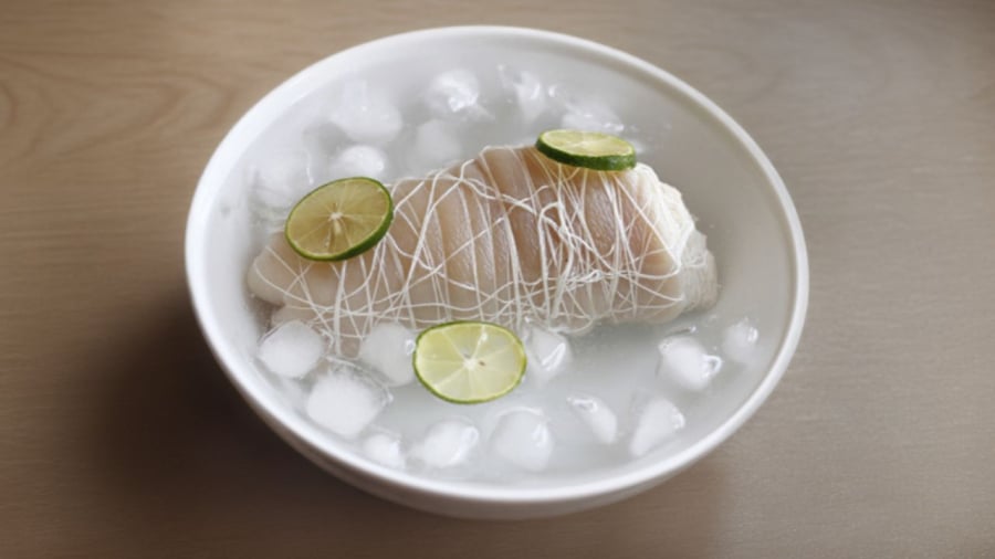 Ngâm thực phẩm đã nấu chín trong nước đá là kỹ thuật 
