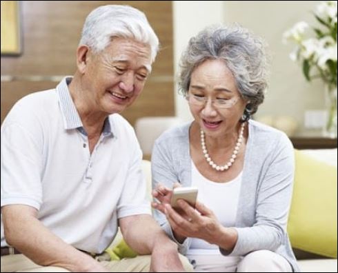 Có người đi làm, có người thậm chí lười biếng ở nhà sống dựa vào cha mẹ. (ảnh minh họa)