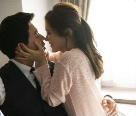 Người đàn ông yêu bạn sẽ muốn tâm sự với bạn tất cả mọi thứ, hôm nay anh ấy gặp ai, làm những việc gì, ăn món gì.  (ảnh minh họa)