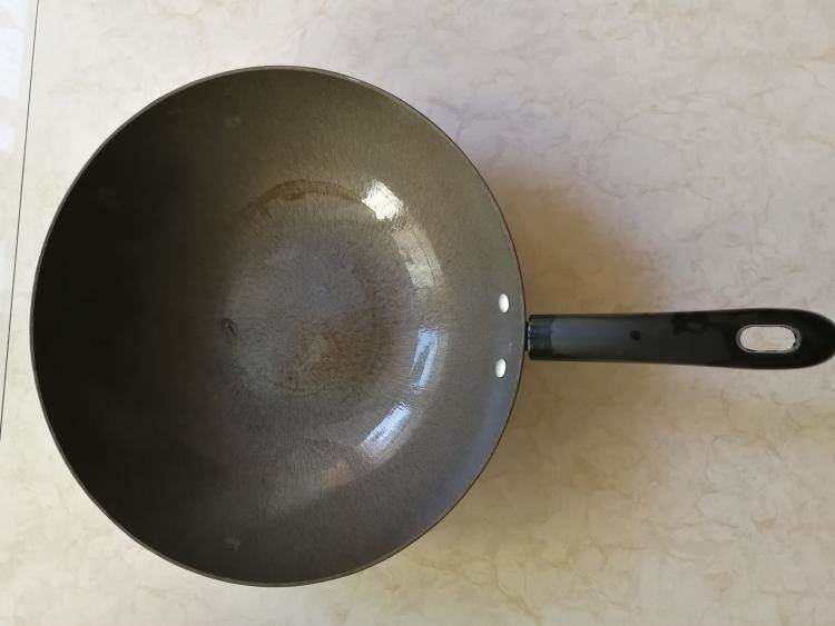 Dùng mở lợn bôi lên các vật dụng để chống rỉ sét