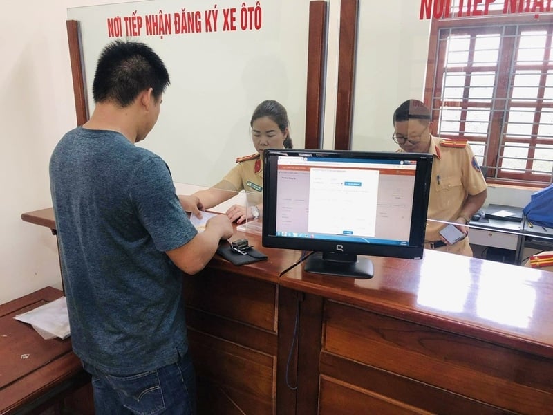 Đăng kí biển số xe định danh đảm bảo quyền lợi cho người dân