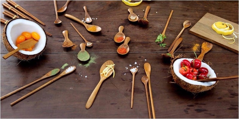 Sử dụng đũa, thìa gỗ khi nấu ăn