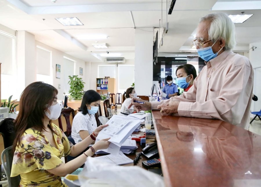 Năm 2024 có 5 đối tượng được áp dụng chính sách nghỉ hưu trước tuổi với các chế độ được hưởng khác nhau.
