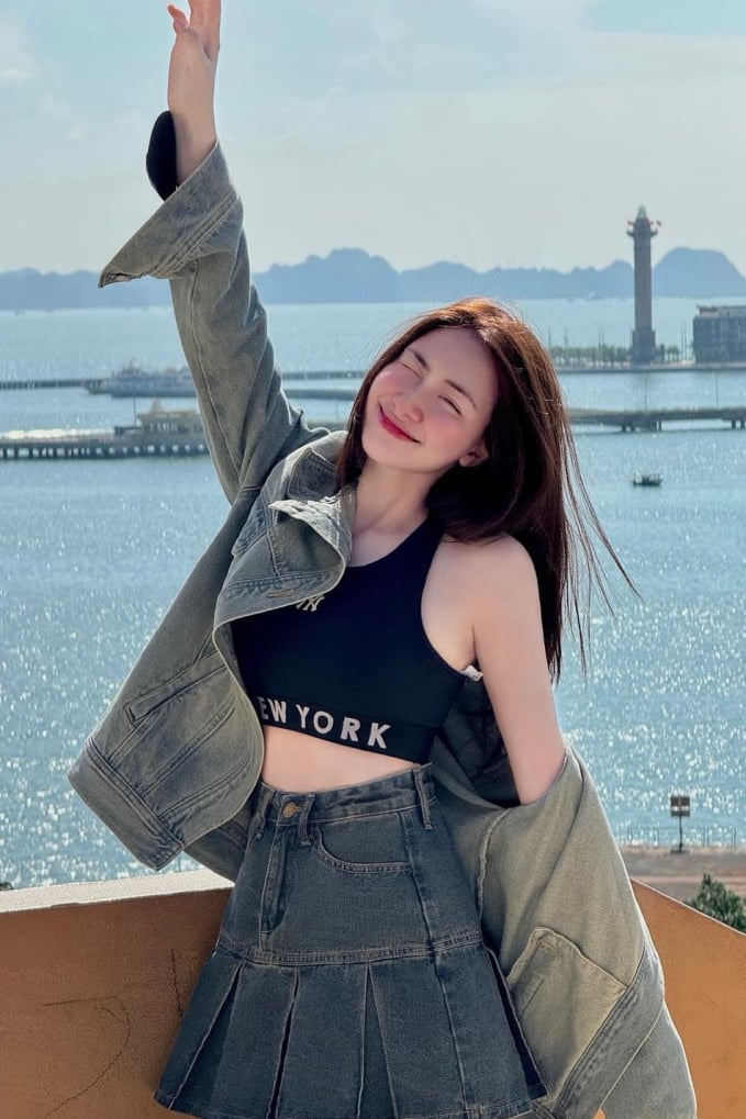 Hòa Minzy sở hữu chiều cao khá khiêm tốn và cô luôn chú trọng đến khoản 