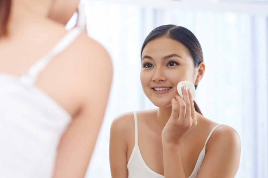 Chỉ cần một tác động nhẹ lên da cũng dễ dàng để lại vết xước.