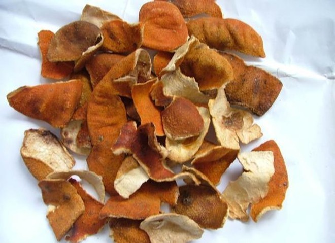 Muỗi không thích mùi thơm của tinh dầu trong vỏ bưởi, cam, quýt.