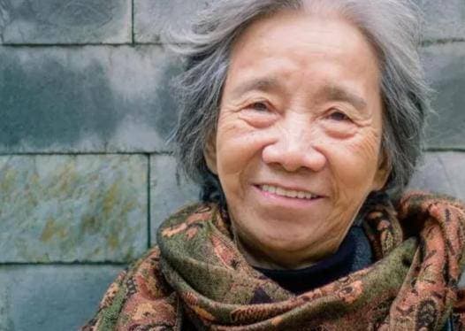 Một người già biết “làm người”    