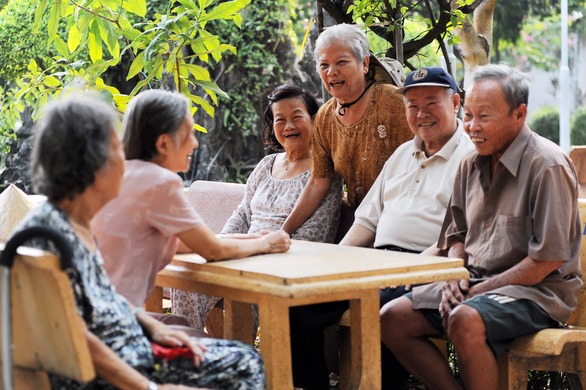 Với bề dày kinh nghiệm, người cao tuổi đã trải qua nhiều sóng gió của đời sống xã hội và biết cách ứng phó linh hoạt. 
