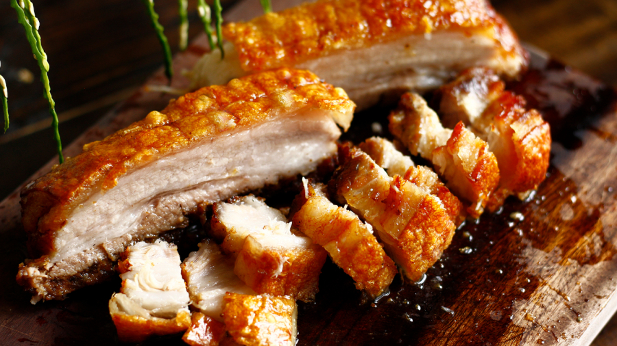 Để đạt được lớp bì nổ giòn, điều quan trọng là phần bì phải được làm khô hoàn toàn