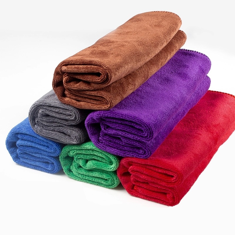 Khăn microfiber thấm hút nước hiệu quả và dễ dàng vắt khô