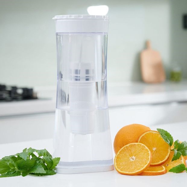 Bình nước và máy lọc nước cá nhân là những món đồ không thể thiếu trong bất kỳ chuyến du lịch nào