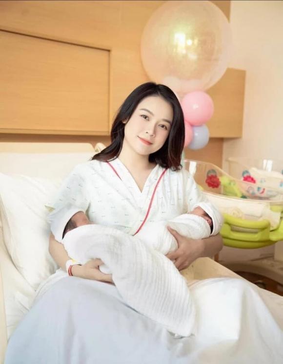 Sam tiết lộ chớm bị trầm cảm sau khi sinh con 