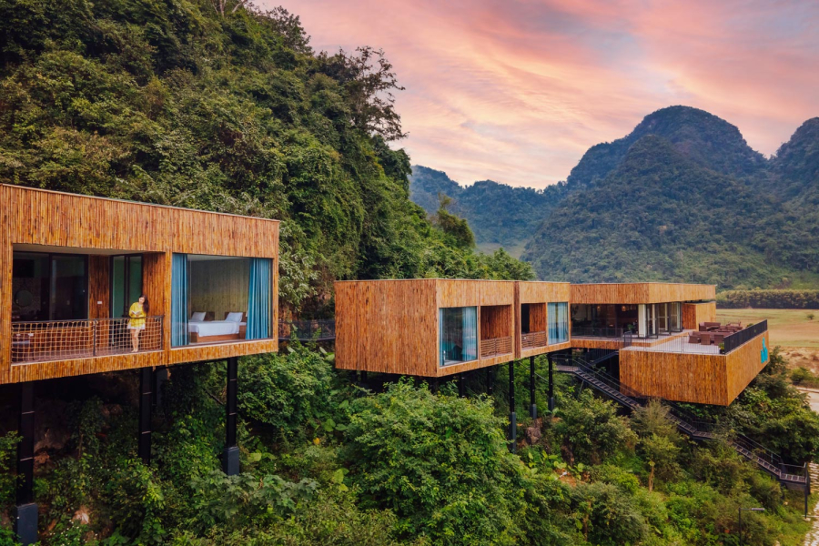 Du khách cũng có thể chọn nghỉ tại Tú Làn Lodge với các dịch vụ cao cấp hơn