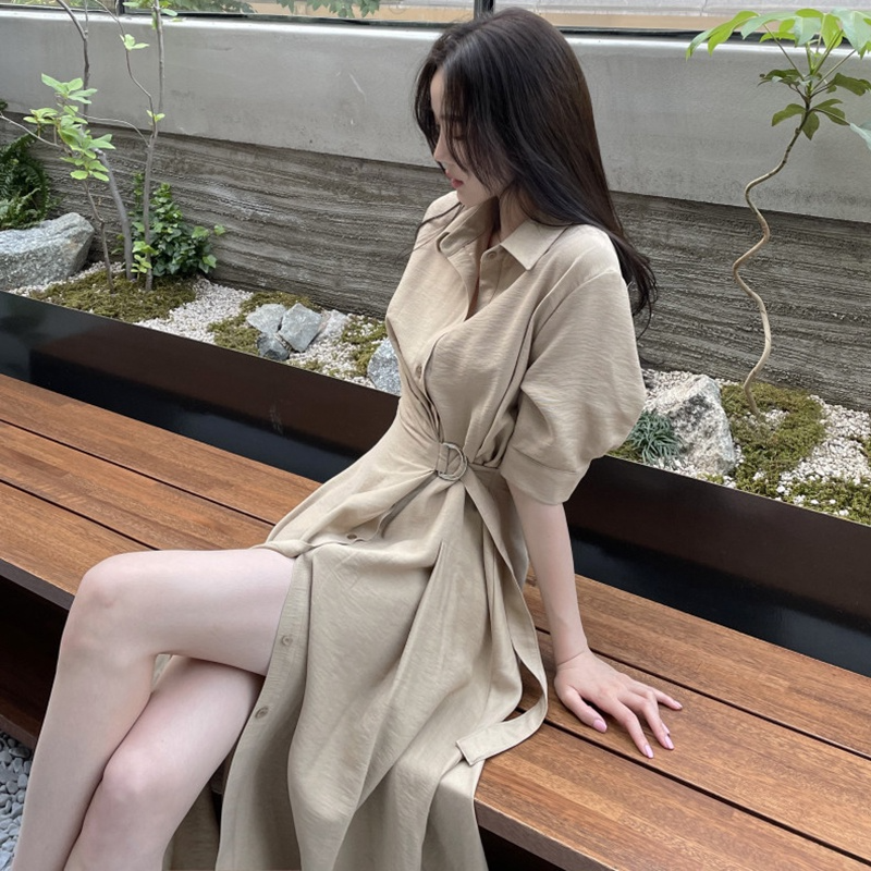 Váy sơ mi ghi điểm ở sự chỉn chu.