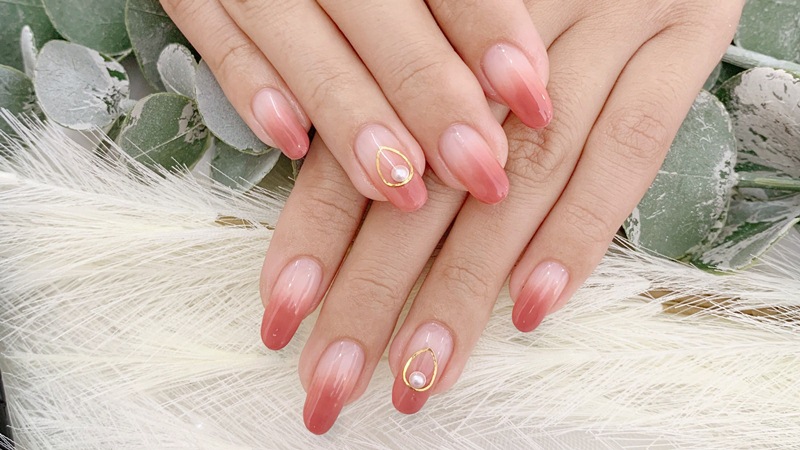 Các bạn có thể thoải mái lựa chọn cho mình những sắc màu trendy như xanh dương, tím, hồng… 