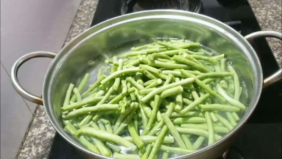 Bí quyết để các món rau luộc ăn vẫn ngon, lại không bị nhạt nhẽo là bạn cần có món nước sốt phù hợp.    