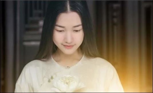 Nhiều người cho rằng thường xuyên gật đầu khi nói chuyện chính là dấu hiệu của việc tích cực chúng ta lắng nghe.  (ảnh minh họa)