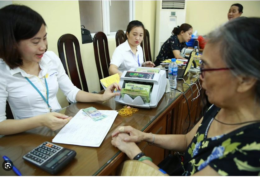 Luật Bảo hiểm xã hội sửa đổi đề xuất người đủ 75 tuổi trở lên không có lương hưu sẽ được nhận trợ cấp xã hội.