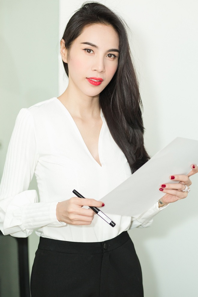 Thủy Tiên đã trực tiếp lên tiếng đáp trả khi bị cư dân mạng mỉa mai nhắc lại vụ nợ tiền.  