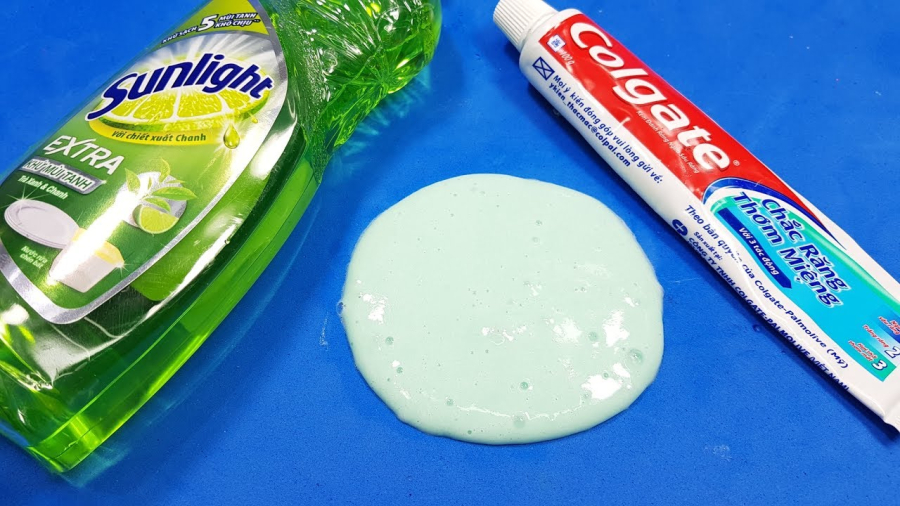 Chuẩn bị kem đánh tăng và nước rửa chén