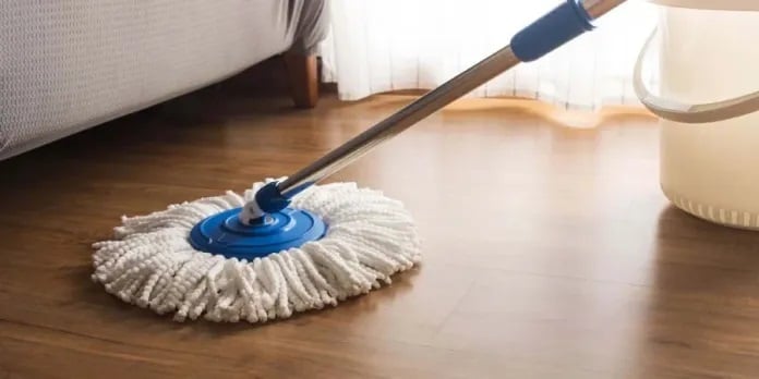 Lau nhà với nước ngải cứu đuổi sạch muỗi