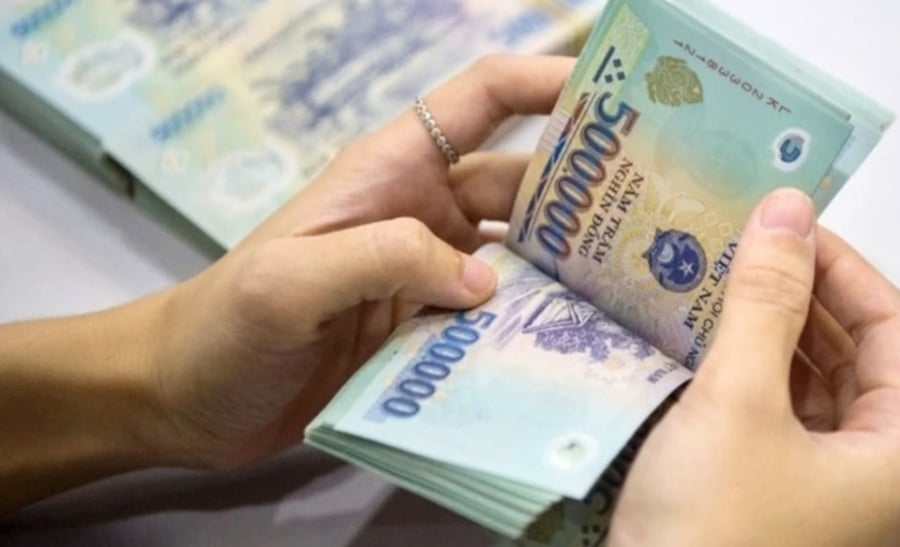 Ngoài việc được tăng tiền lương hằng tháng thì người lao động sẽ được tăng thêm một số quyền lợi.