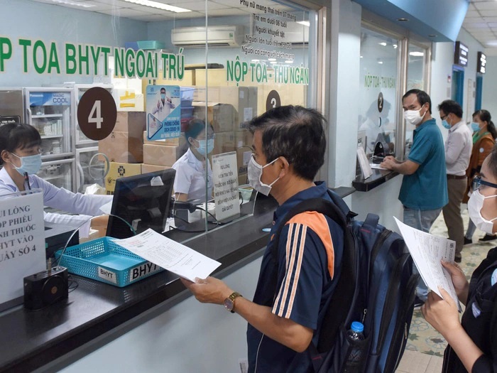 Trường hợp đi khám chữa bệnh trái tuyến