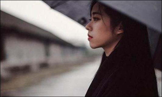 Kiểu đàn ông này mang lại áp lực tâm lý cực kỳ lớn và bất ổn cho hôn nhân, khiến vợ chồng sống trong môi trường cực kỳ bấp bênh. (ảnh minh họa)