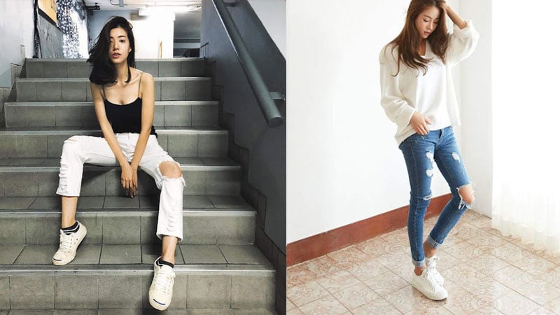 Sneaker trắng và quần jeans rách, áo thun