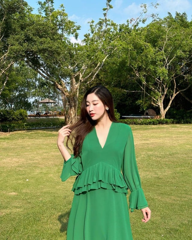 Màu sắc này vừa vặn tôn lên Mừng SHBET phiên bản mới 2025 trắng hồng tự nhiên của mẹ bỉm.