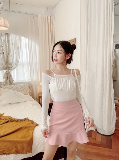 Túi xách và giày dép kết hợp với set chân váy ngắn pastel cũng nên là những phiên bản màu trung tính.     