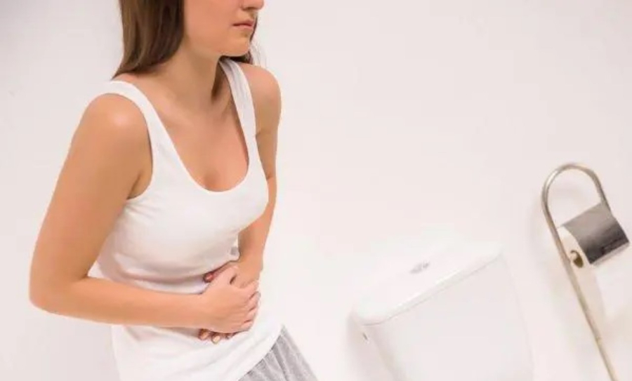 Đi đại tiện đều đặn mỗi ngày là cách thải độc tố hiệu quả nhất. (Ảnh minh họa)