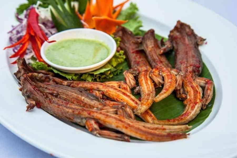 Thằn lằn núi Bà Đen được chế biến thành nhiều món ngon.