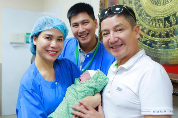Rộ tin bạn gái Á hậu của Chí Trung sinh con 