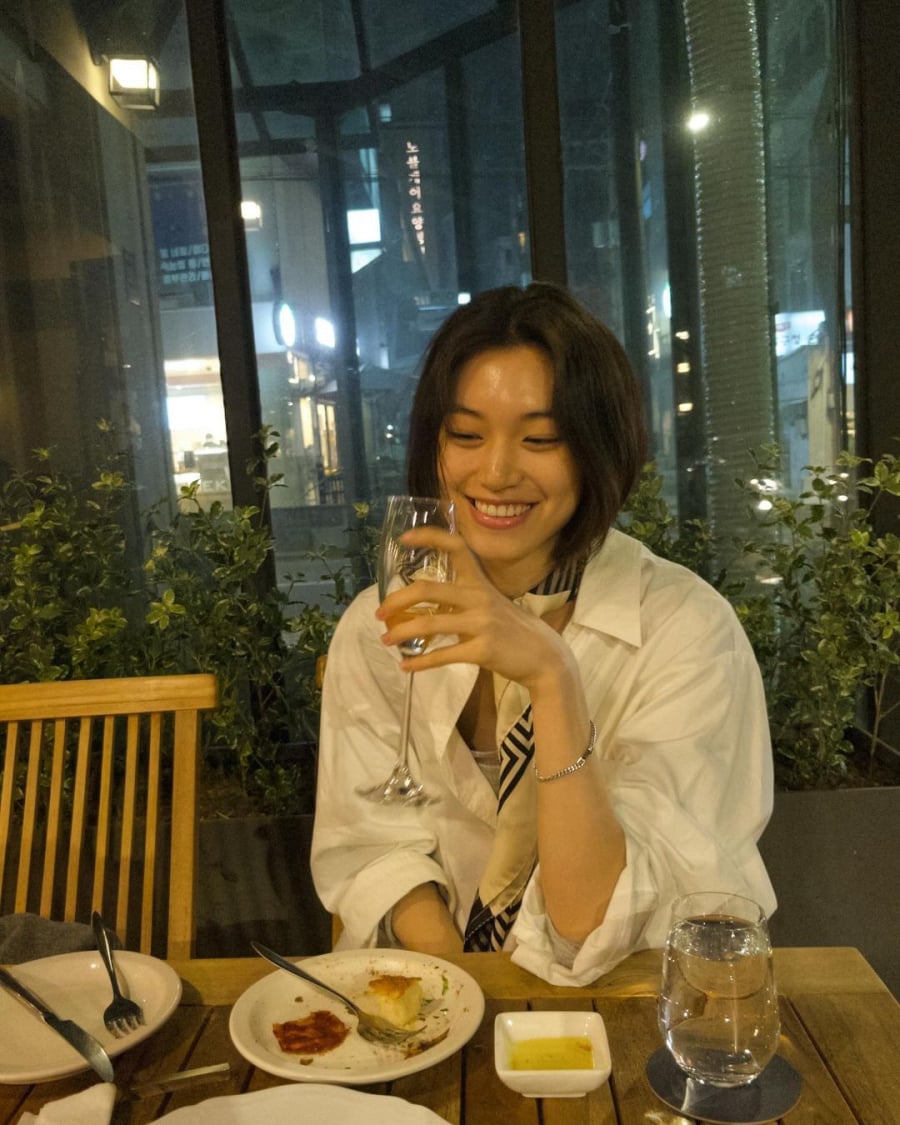 Kim Do-yeon đã mang đến một màn trình diễn thanh lịch. 