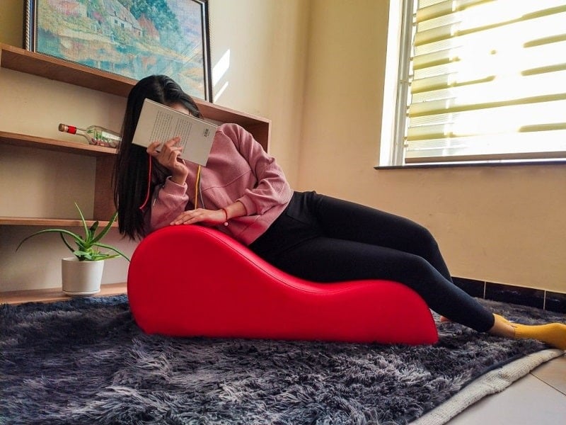 Đặc biệt, có một chiếc ghế cong đặc biệt mà mọi người thường thấy. 