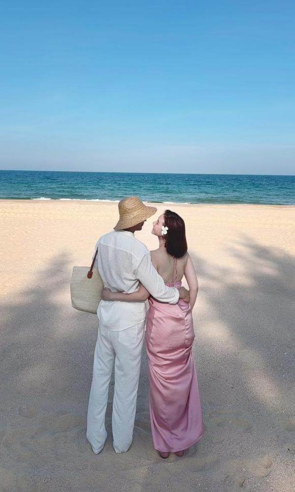 Hương Giang chia sẻ khoảnh khắc bên cạnh người yêu. 