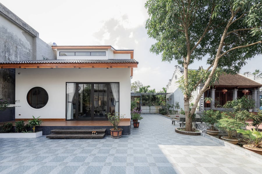 Cây quanh nhà xanh tốt báo hiệu phong thủy vượng