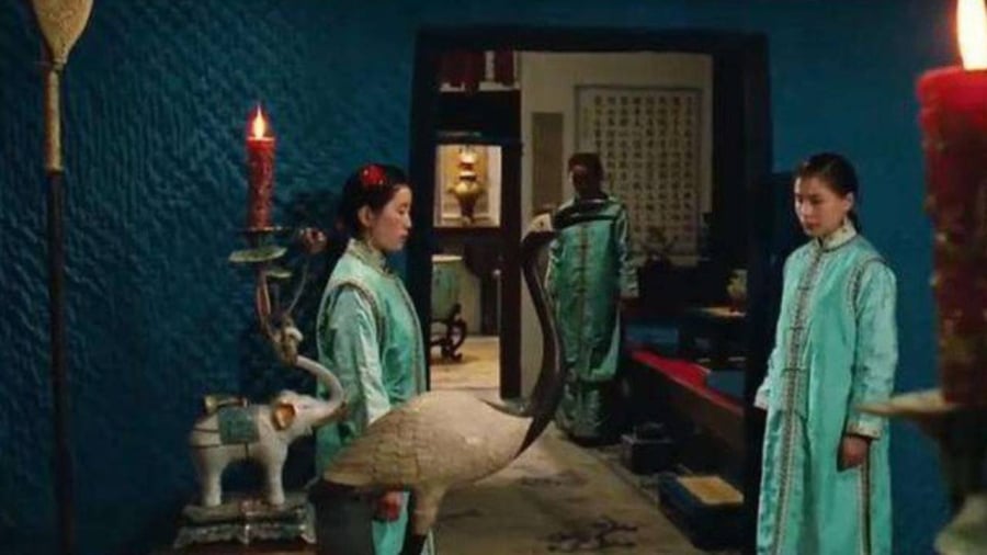 Việc có người giúp đỡ bên cạnh trong phòng khi vợ chồng quý tộc thời xưa ở chung là điều không thể thiếu