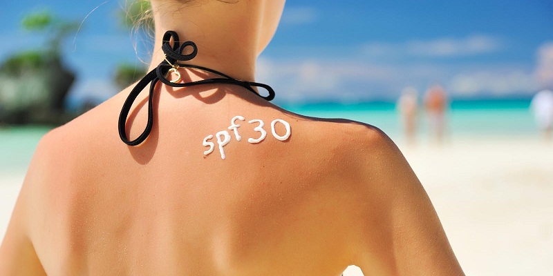 Hãy tham khảo SPF có tác dụng ngăn chặn tia UVB và PA có tác dụng ngăn chặn tia UVA.