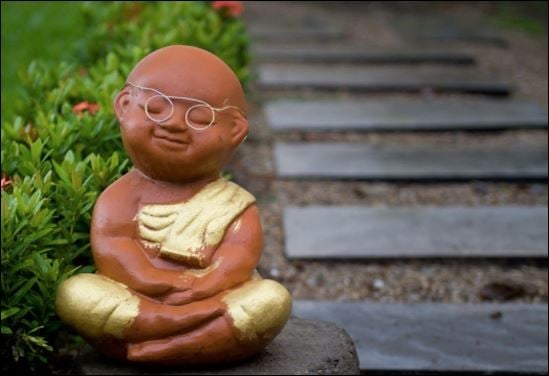 Dù ở hoàn cảnh nào cũng hãy duy trì thái độ tích cực, đồng hành cùng con để con cái khôn lớn, có tương lai tốt đẹp. (ảnh minh họa)