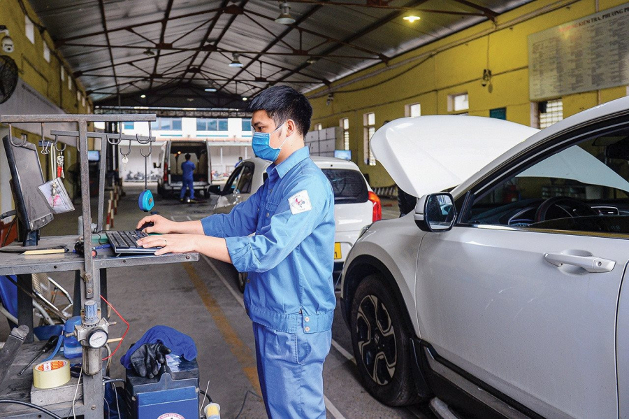 Ô tô được miễn kiểm định lần đầu cần phải nộp tiền lập hồ sơ