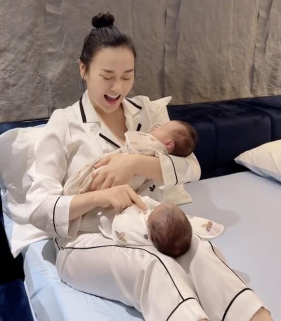hương Oanh chia sẻ về những ngày sau sinh. 