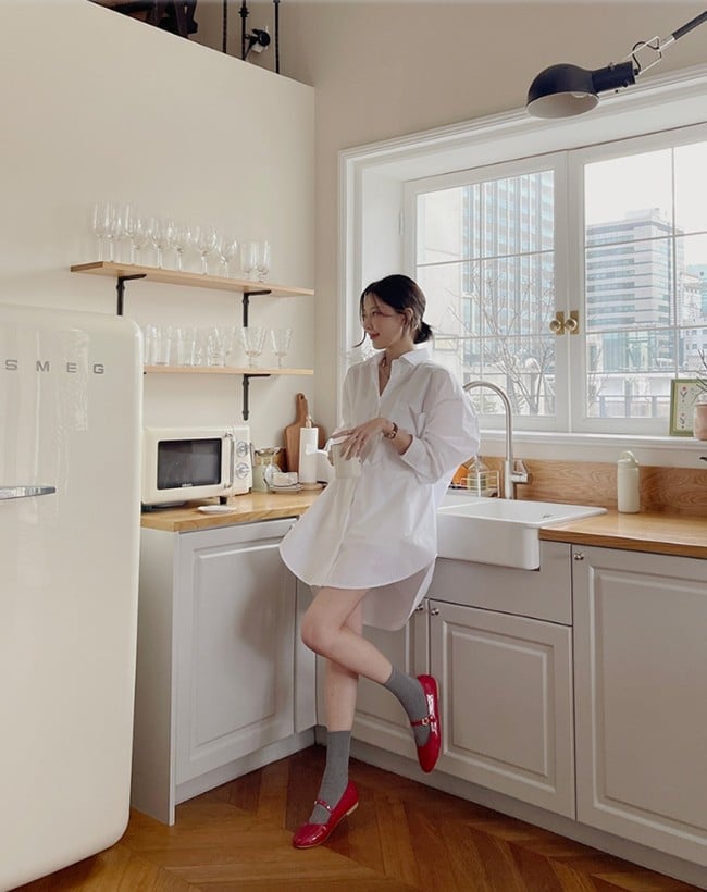 Chọn áo có độ dài vượt qua gấu quần, gấu váy để khéo léo giấu trọn các lớp Shbet999 com đăng nhập phía sau áo sơ mi. 