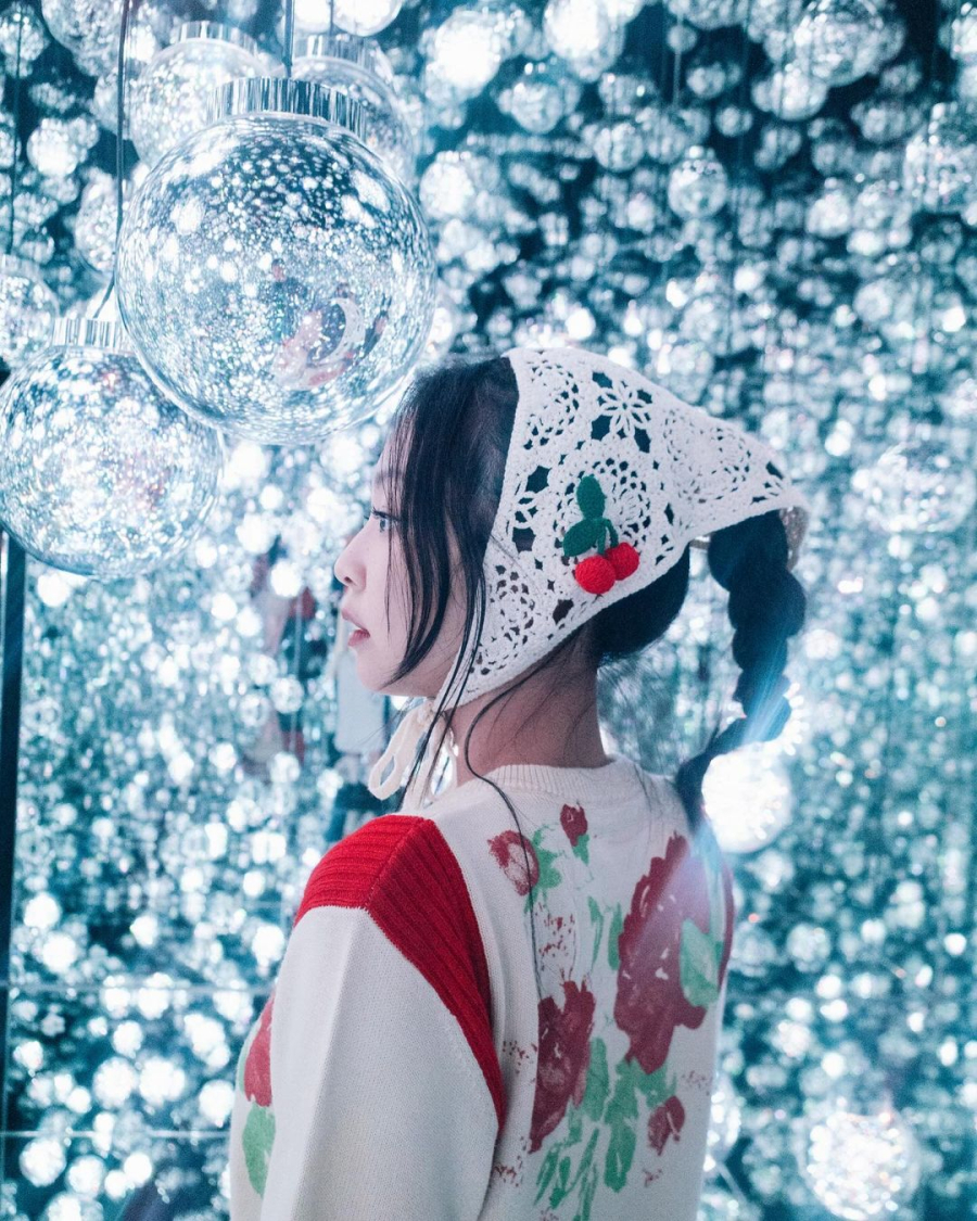 ó thể thấy Jennie đang yêu thích phong cách “granny” khi thường xuyên dùng khăn đội đầu làm điểm nhấn cho Shbet999 com đăng nhập.