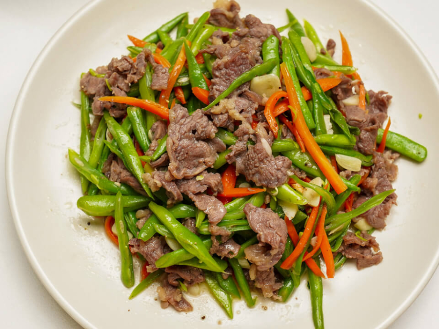 Thịt bò là nguyên liệu vừa ngon vừa bổ dưỡng.