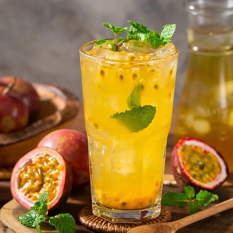 Hiện nay, trên các chợ mạng có rất nhiều sản phẩm từ quả chanh dây được bày bán