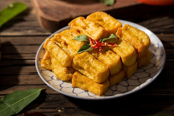 Chỉ dùng đậu phụ đãi khách cho thấy sự xuề xòa, không có thiện ý của chủ nhà