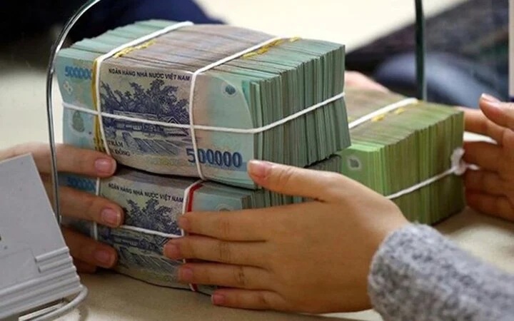 Cần cân nhắc kĩ trước khi lựa chọn ngân hàng và thời hạn gửi tiết kiệm