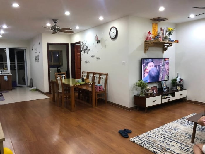 Không nên mua nhà không có cửa sổ, thiếu ánh sáng tự nhiên khiến cho hòa khí trong nhà không mấy sáng sủa.